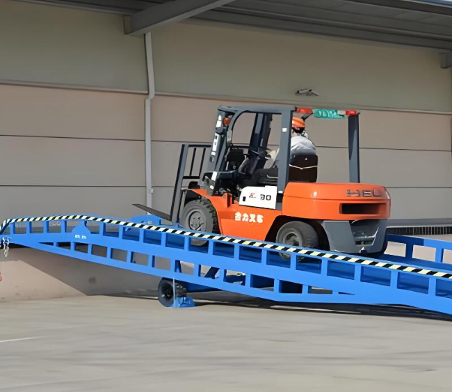 汉中移动式卸货平台（叉车用）